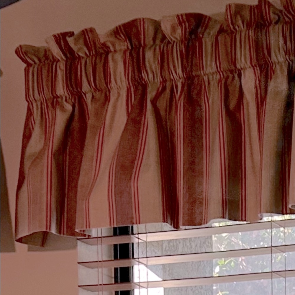 Waverly Valance - 6’ across